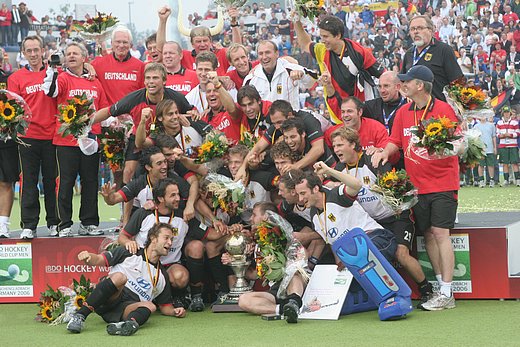 © Herbert Bohlscheid (www.sportfoto.tv) / Wolfgang Quednau (www.hockeyimage.net)